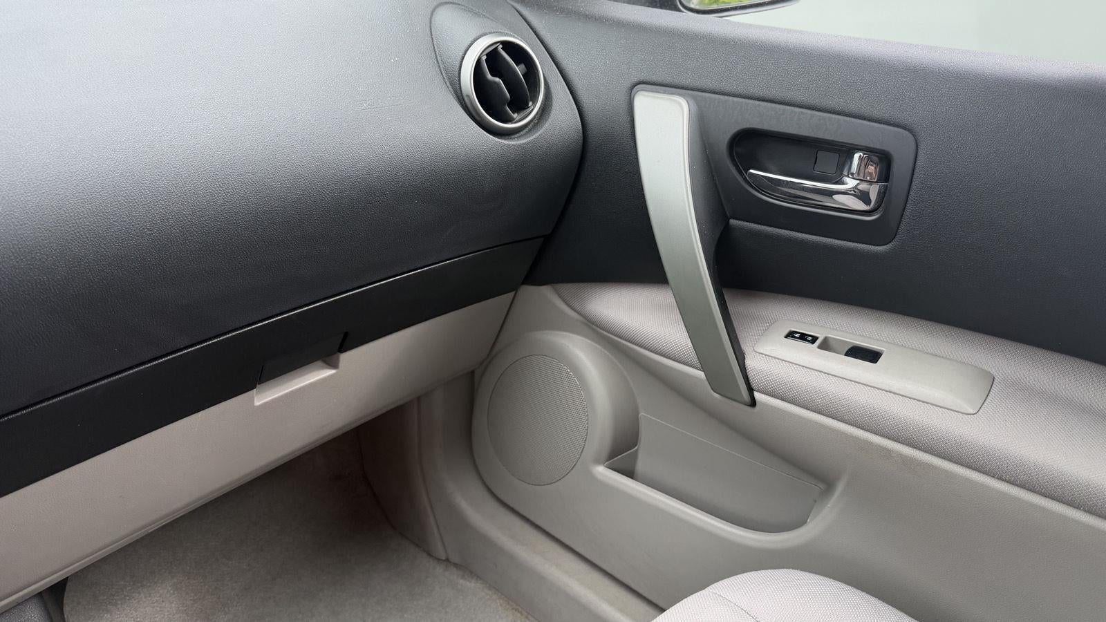 2013 Nissan Rogue S 22