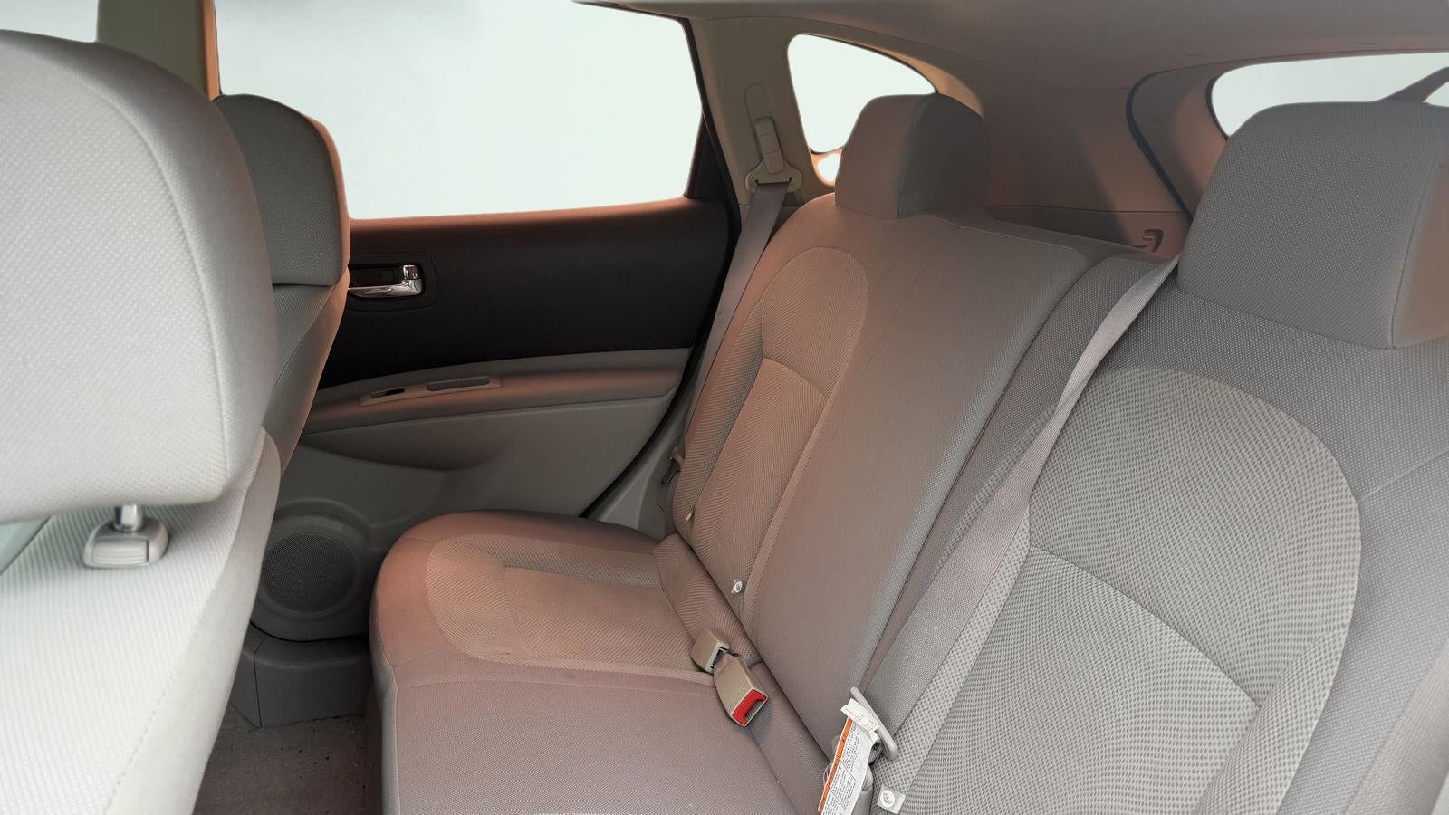 2013 Nissan Rogue S 29