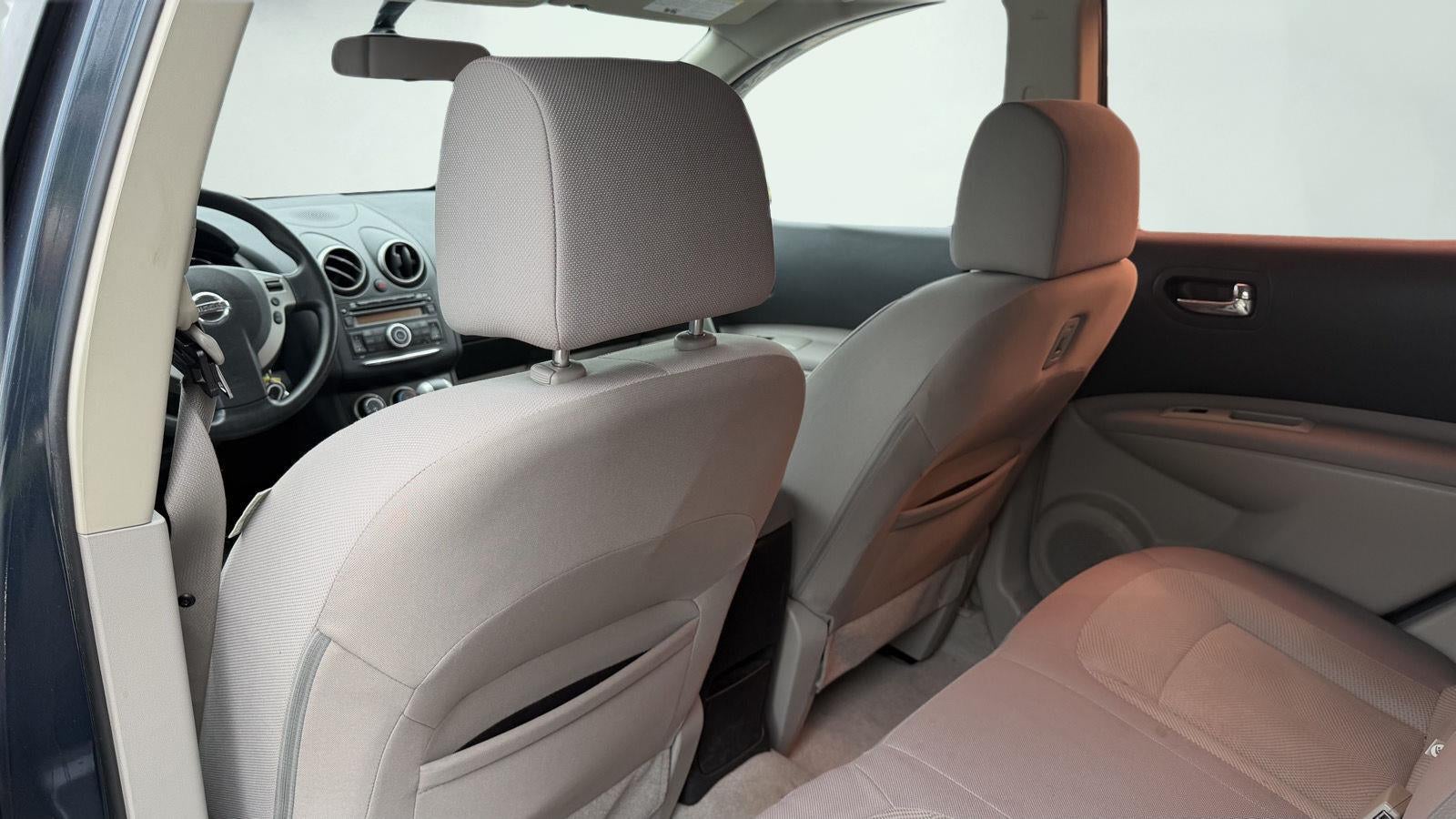 2013 Nissan Rogue S 30
