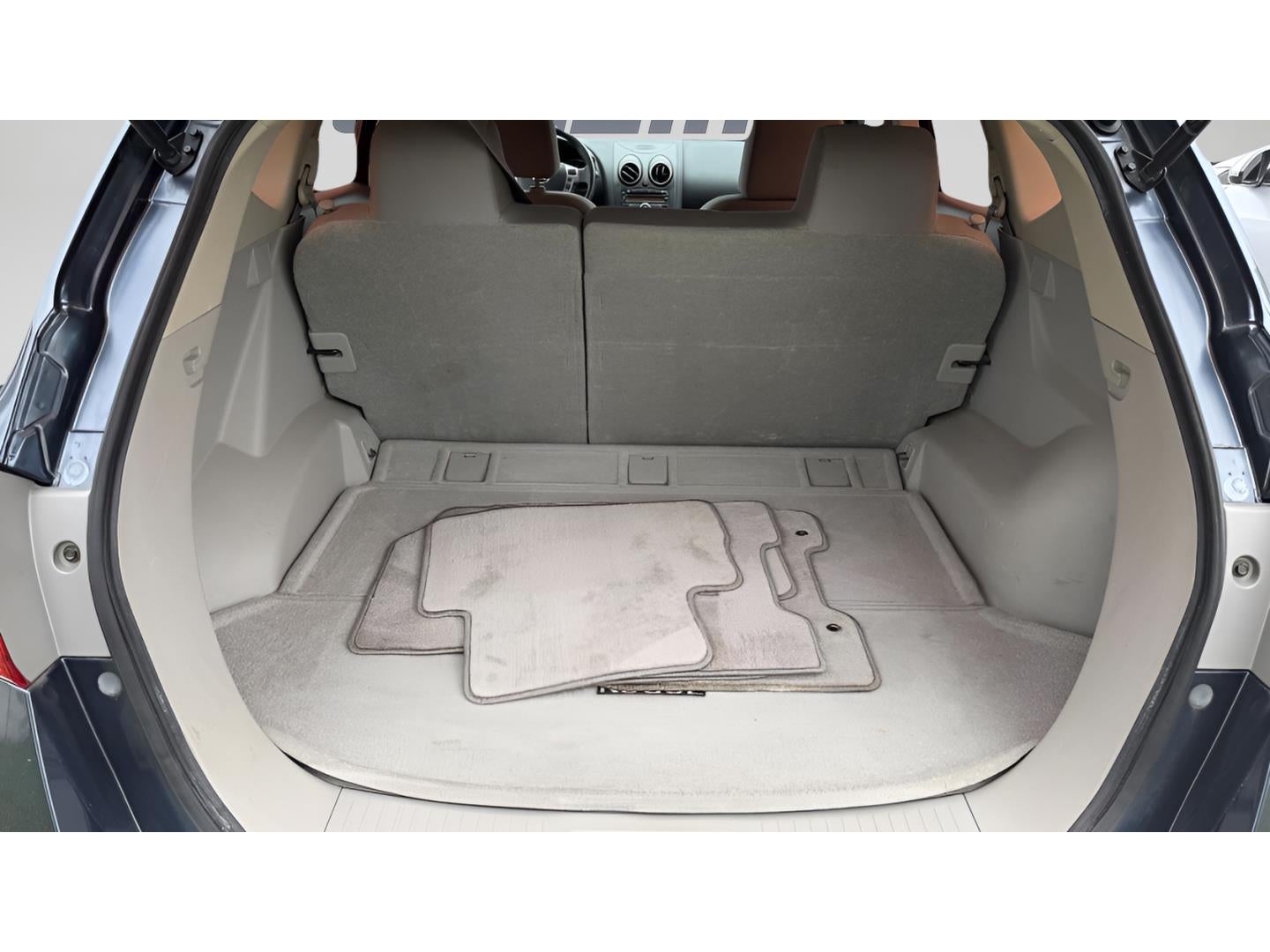 2013 Nissan Rogue S 33