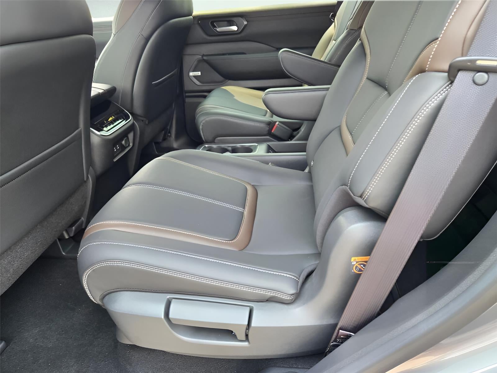 2026 Nissan Armada SL 16