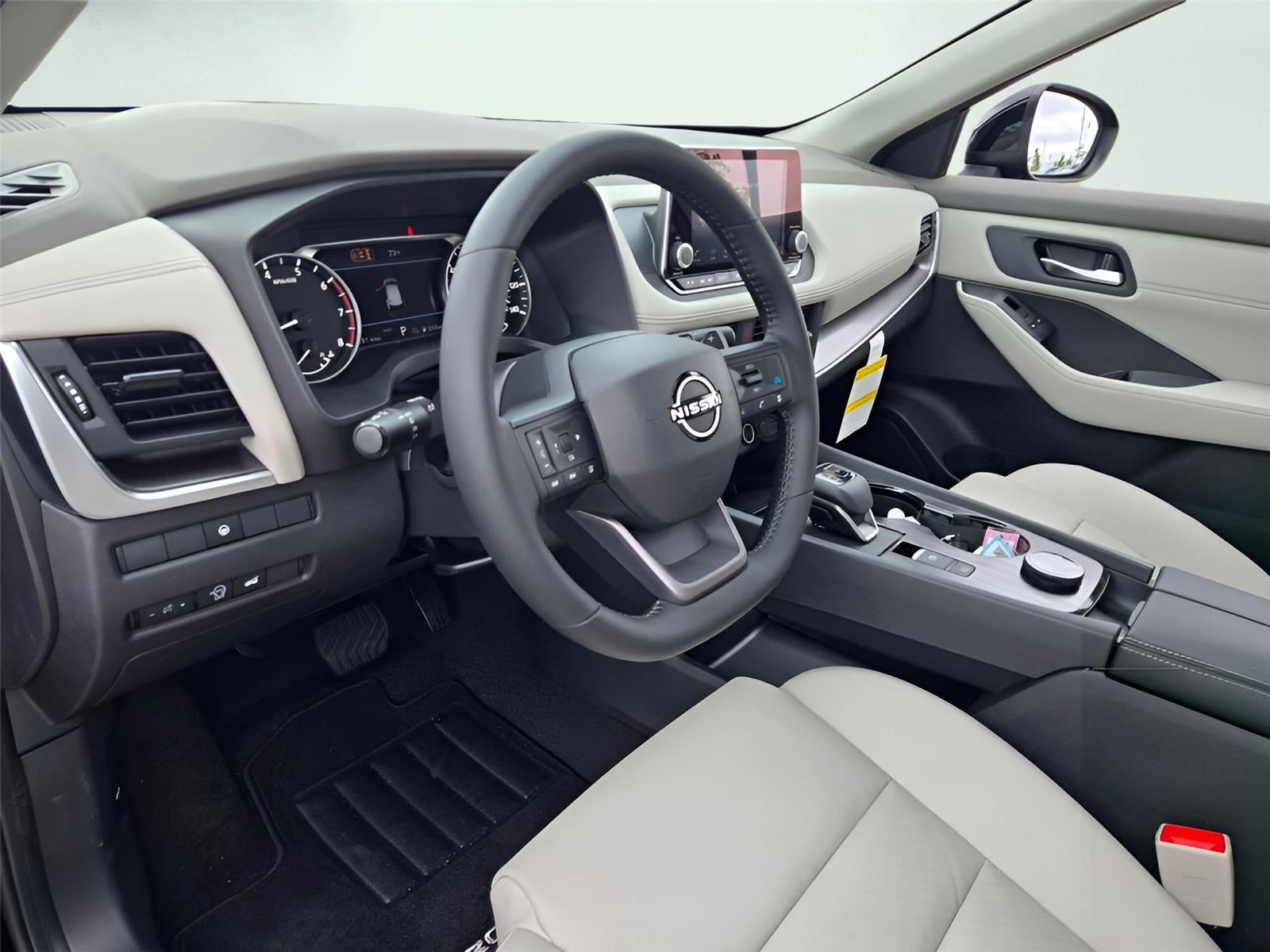 2026 Nissan Rogue Dark Armor 19