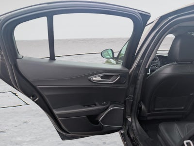 2019 Alfa Romeo Giulia Sport